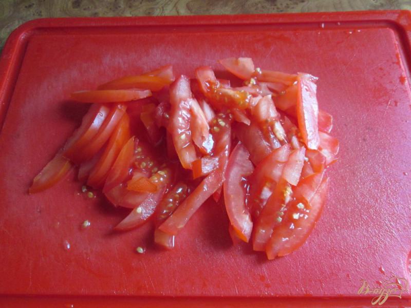 Фото приготовление рецепта: Жареная капуста по-баварски с солеными огурчиками шаг №5