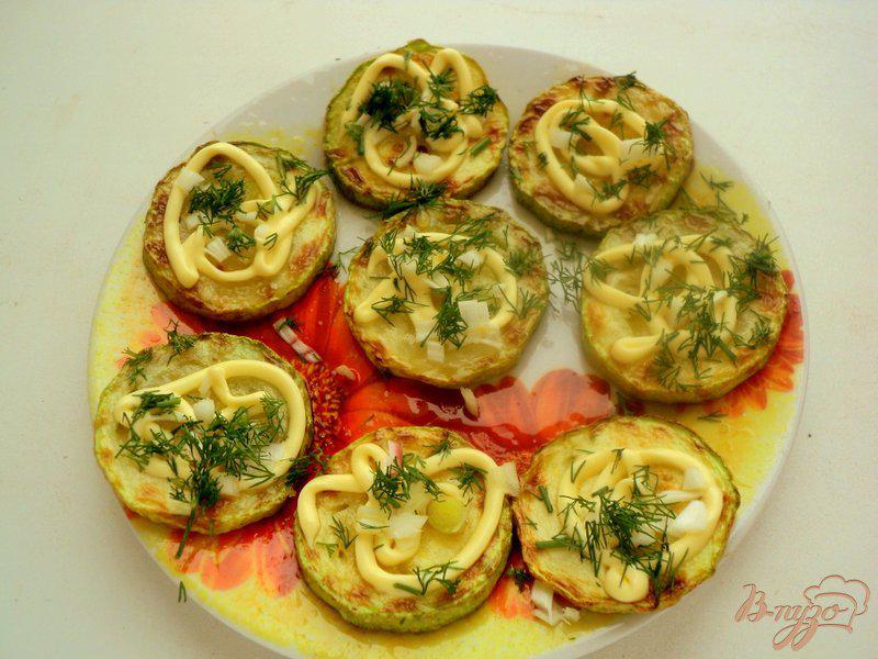 Фото приготовление рецепта: Закуска из кабачков и помидор шаг №3