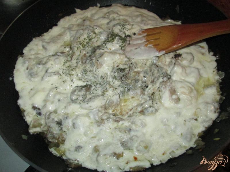 Фото приготовление рецепта: Тушеный картофель с грибами шаг №9