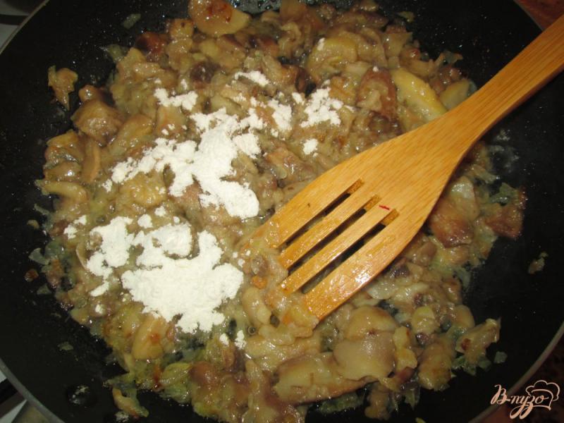 Фото приготовление рецепта: Тушеный картофель с грибами шаг №7