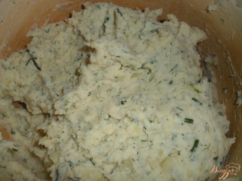 Фото приготовление рецепта: Картофельные порожки с колбасой шаг №2