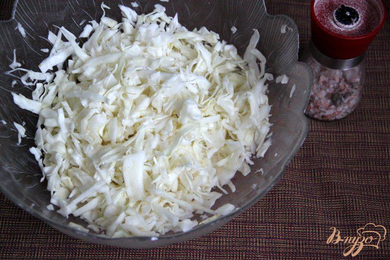 Фото приготовление рецепта: Салат из капусты  с горячей заправкой шаг №1