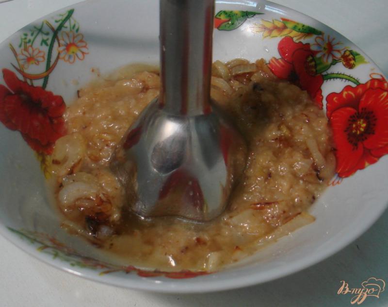 Фото приготовление рецепта: Куриное филе под луково - сметанным соусом шаг №6