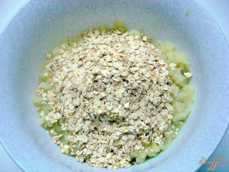 Фото приготовление рецепта: Оладьи из капусты с хлопьями геркулес шаг №3