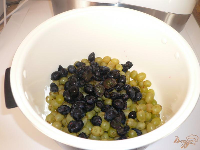 Фото приготовление рецепта: Варенье из винограда в мультиварке шаг №3