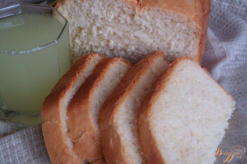 Фото приготовление рецепта: Белый хлеб на сыворотке шаг №7