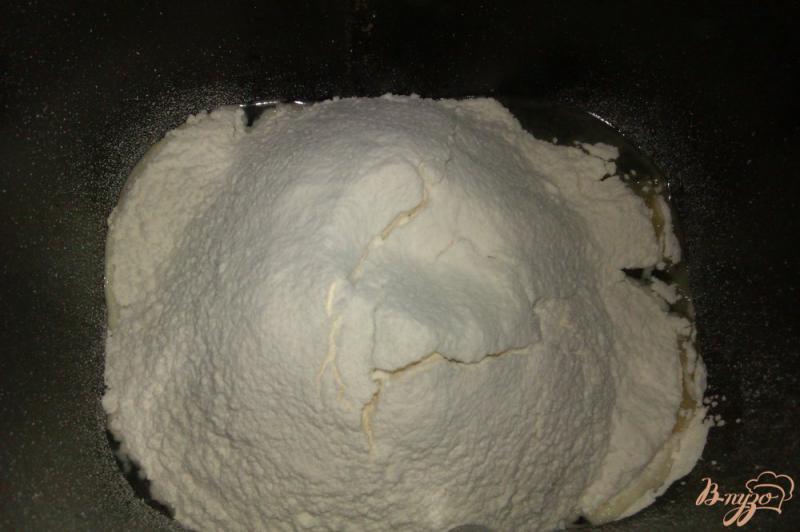 Фото приготовление рецепта: Белый хлеб на сыворотке шаг №3