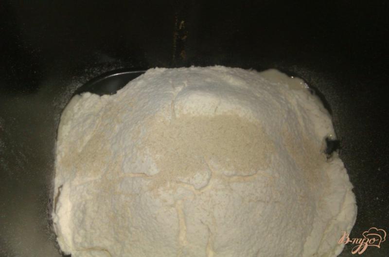 Фото приготовление рецепта: Белый хлеб в хлебопечке шаг №3