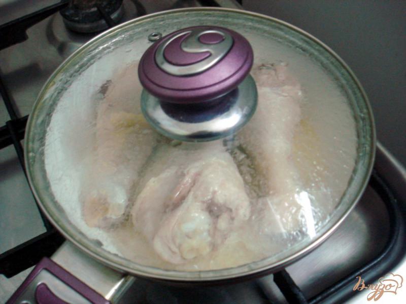 Фото приготовление рецепта: Куриные голени в сырном соусе шаг №2