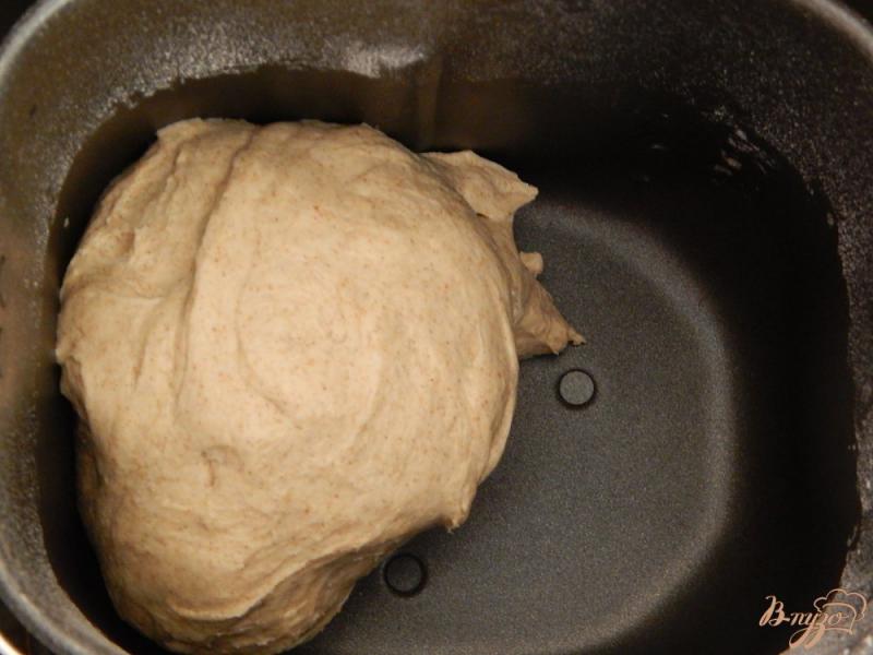 Фото приготовление рецепта: Пшенично-ржаной хлеб в хлебопечке шаг №3