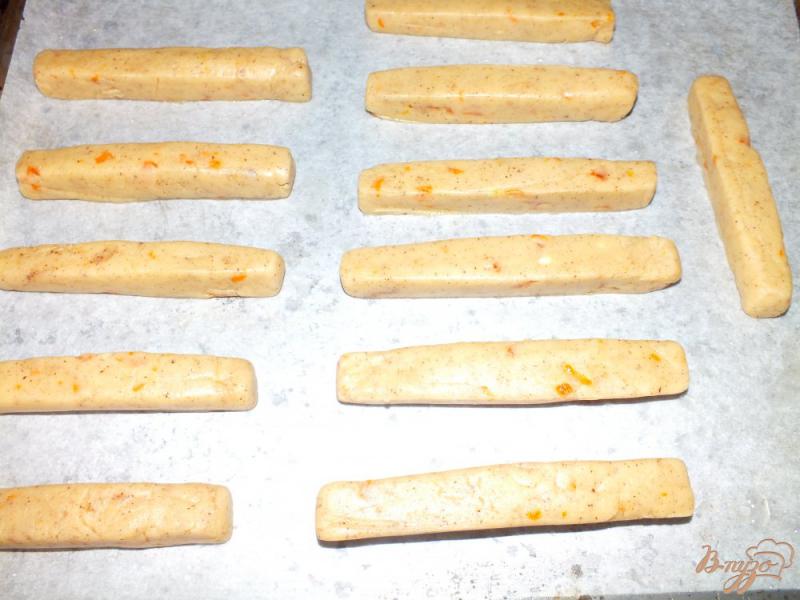 Фото приготовление рецепта: Апельсиново-ореховые палочки с шоколадом шаг №5