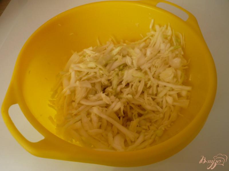 Фото приготовление рецепта: Маринованный капустный салат долгого хранения шаг №3