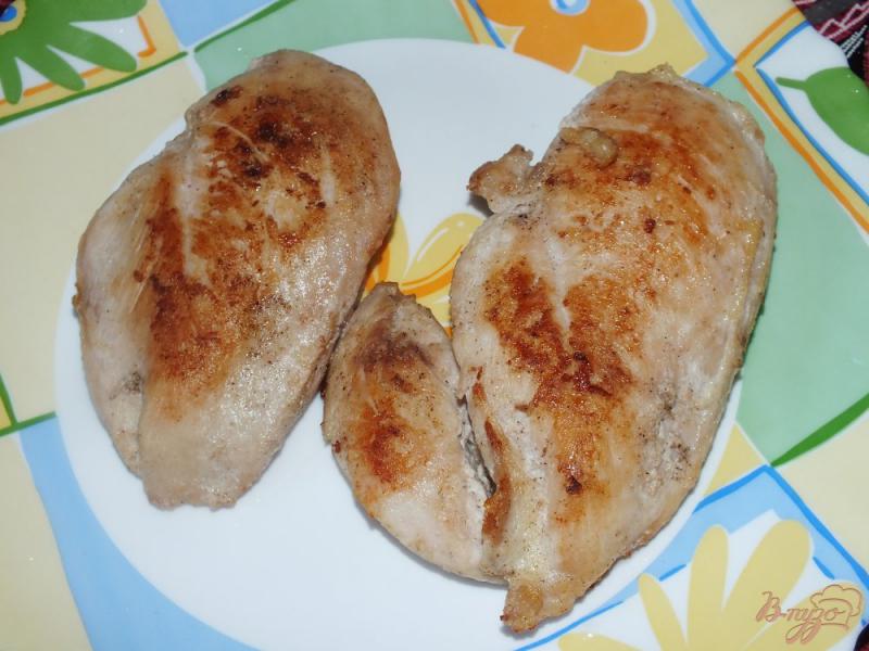 Фото приготовление рецепта: А-ля кесадилья с курицей и ананасом шаг №1