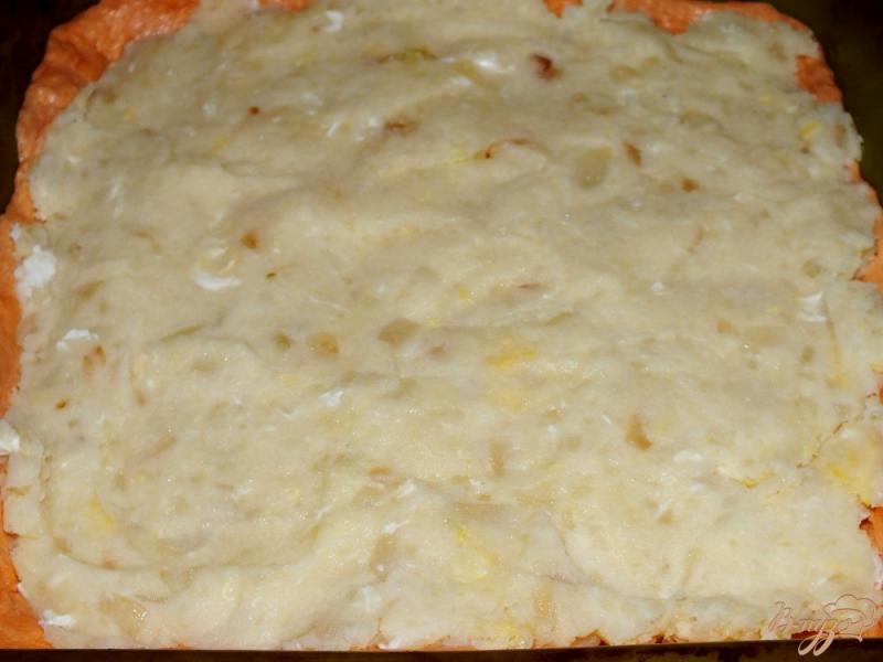 Фото приготовление рецепта: Картофельный пирог на томатном тесте шаг №4
