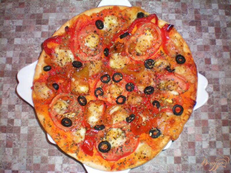 Фото приготовление рецепта: Пицца с моцареллой шаг №5