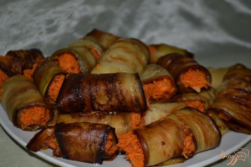 Фото приготовление рецепта: Рулеты из баклажан с корейской морковью шаг №3