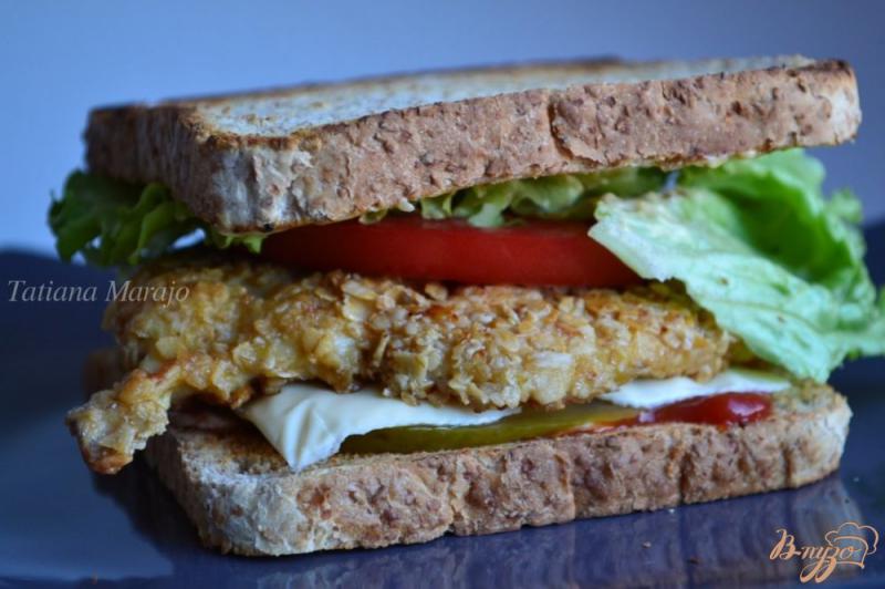 Фото приготовление рецепта: Сендвич с хрустящим куриным мясом шаг №7