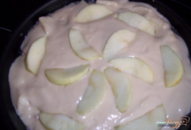 Фото приготовление рецепта: Лимонный пирог с яблоками шаг №3