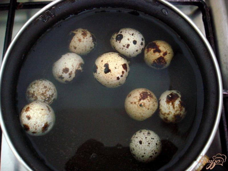 Фото приготовление рецепта: Закуска из перепелиных яиц шаг №1