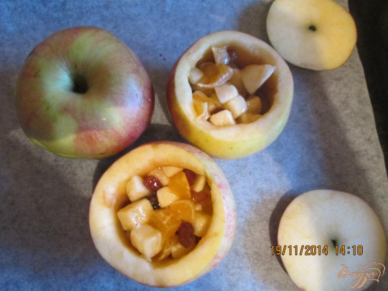 Фото приготовление рецепта: Печеные яблока с медом шаг №4
