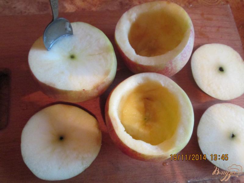 Фото приготовление рецепта: Печеные яблока с медом шаг №2
