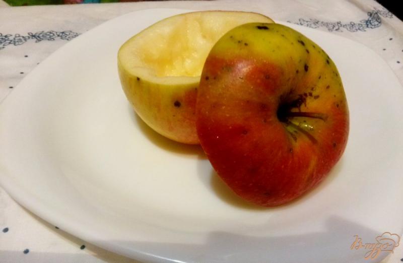 Фото приготовление рецепта: Тыквенная каша запеченная в яблоке шаг №4