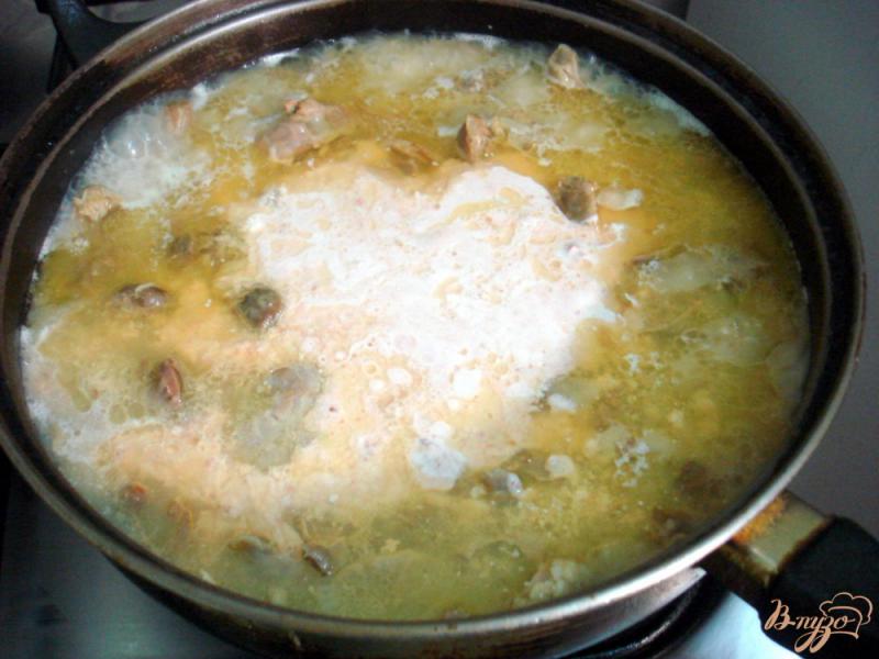 Фото приготовление рецепта: Куриные желудочки в томатно - сметанном соусе шаг №7