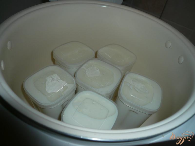 Фото приготовление рецепта: Ванильный йогурт в мультиварке шаг №6