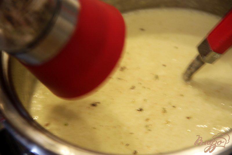 Фото приготовление рецепта: Кабачковый сливочный суп с овсяными хлопьями шаг №5