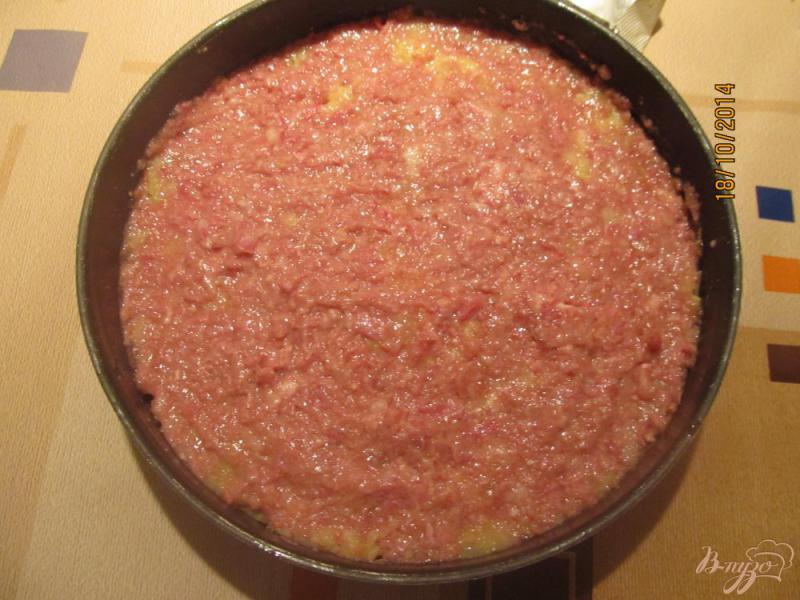 Фото приготовление рецепта: Картофельный пирог с тушенкой шаг №5