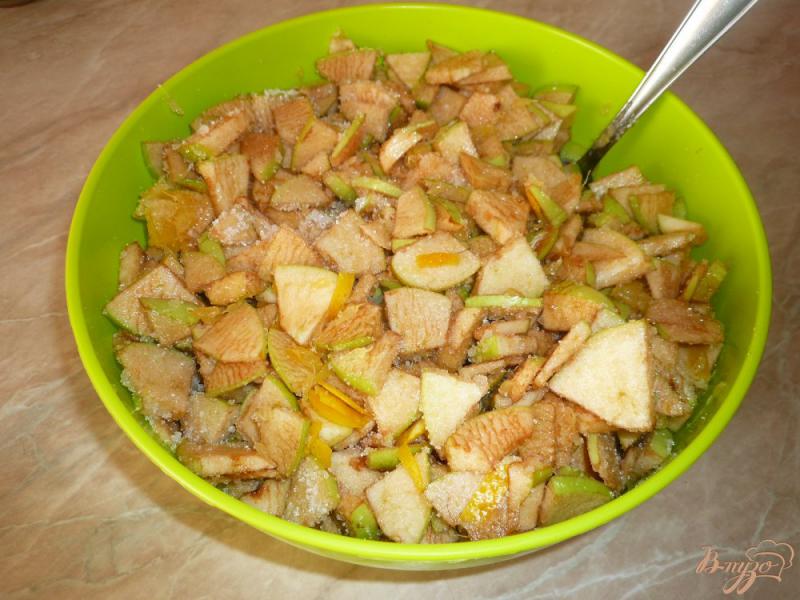 Фото приготовление рецепта: Яблочное варенье с апельсином и корицей шаг №8