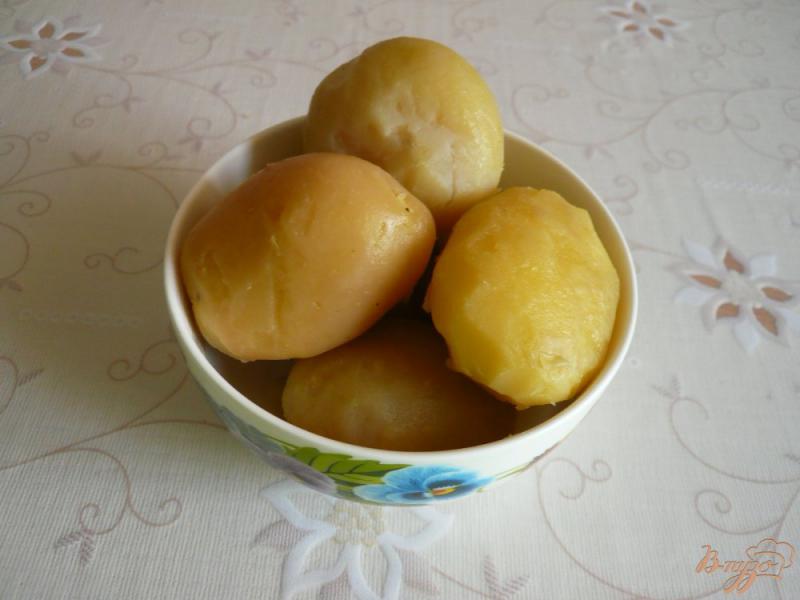 Фото приготовление рецепта: Картофельная запеканка с грибами шаг №3