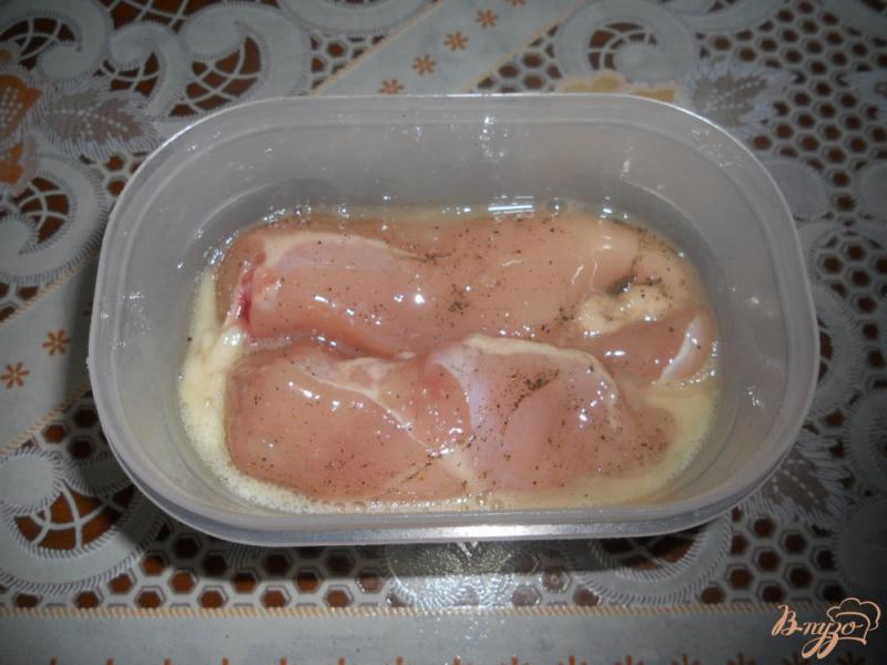 Фото приготовление рецепта: Куриная грудка в панировке из кунжута шаг №4