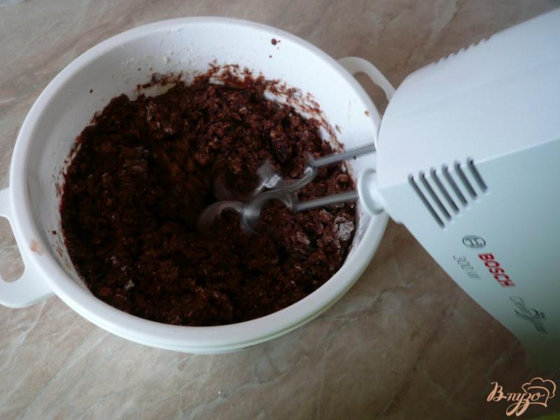 Фото приготовление рецепта: Овсяный пирог с вишневым вареньем шаг №13