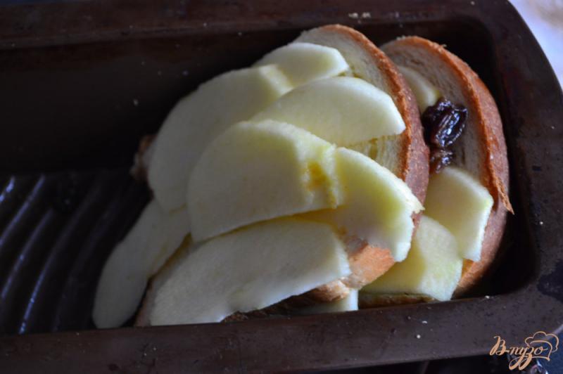 Фото приготовление рецепта: Пудинг с яблоками и изюмом шаг №2