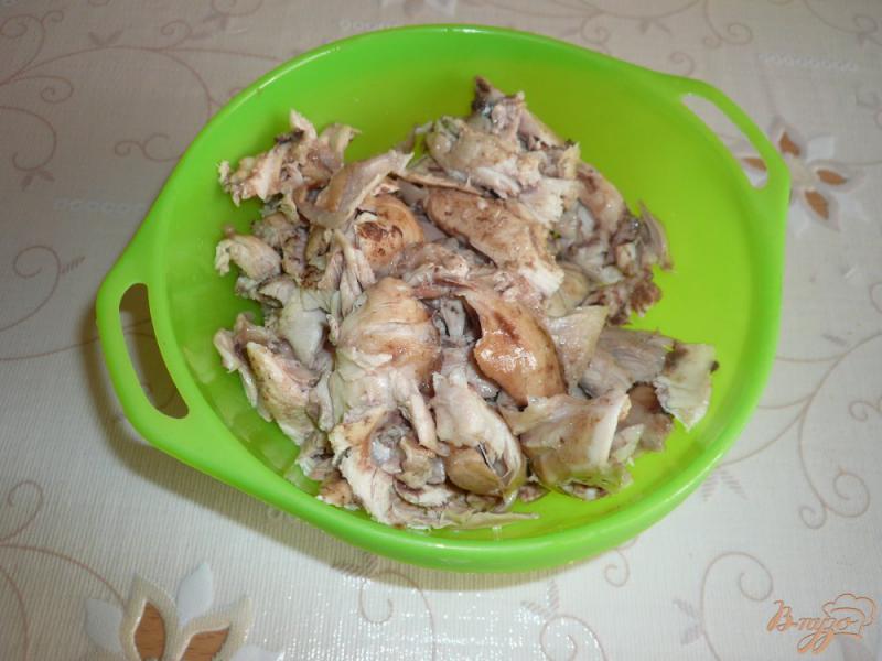 Фото приготовление рецепта: Заливное из курицы с зеленым луком шаг №6