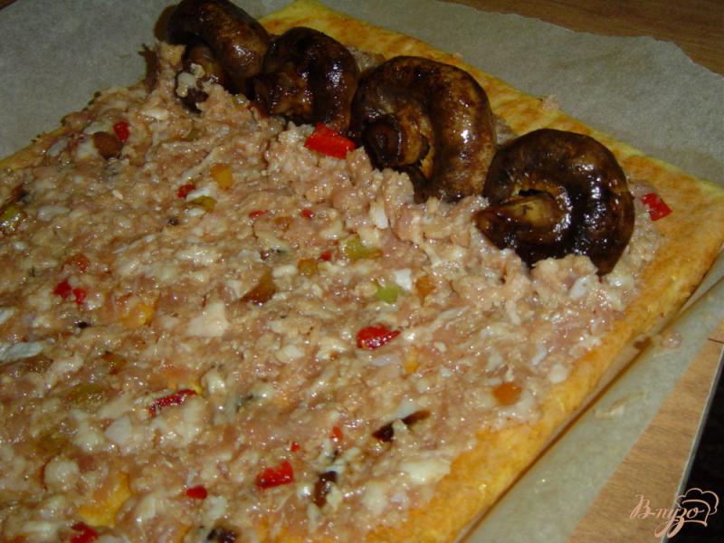 Фото приготовление рецепта: Сырный рулет с мясом и грибами шаг №6
