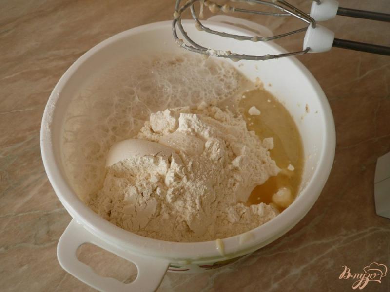 Фото приготовление рецепта: Овсяный пирог на кефире шаг №5