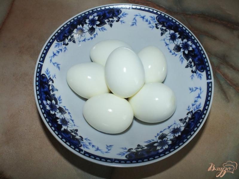 Фото приготовление рецепта: Закуска из фаршированных яиц шаг №1
