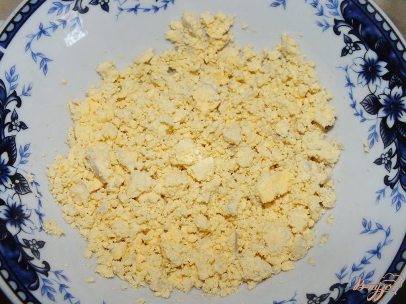 Фото приготовление рецепта: Закуска из фаршированных яиц шаг №2