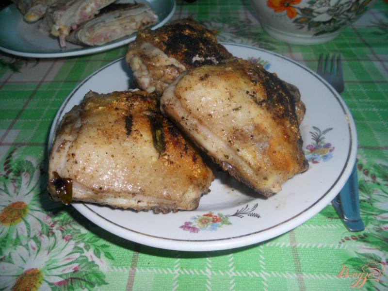 Фото приготовление рецепта: Куриные бедра в маринаде с эстрагоном шаг №6