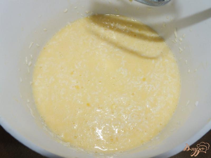 Фото приготовление рецепта: Яблочно-кокосовый пирог из мультиварки шаг №2