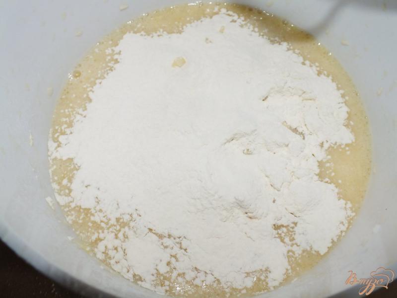 Фото приготовление рецепта: Яблочно-кокосовый пирог из мультиварки шаг №5