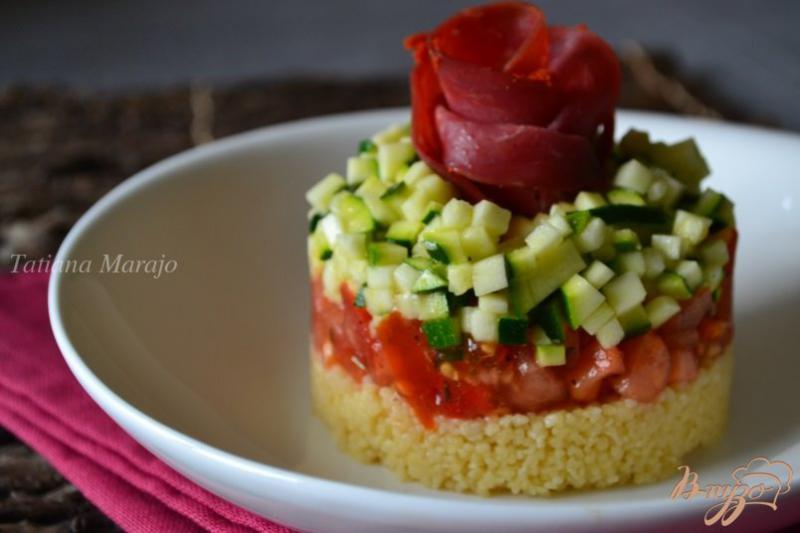 Фото приготовление рецепта: Салат-закуска  с овощами и крупой кус кус шаг №5