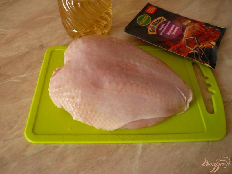Фото приготовление рецепта: Куриная грудка с гарниром из цветной капусты шаг №1