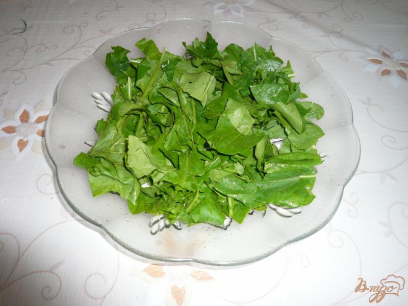 Фото приготовление рецепта: Сытный салат с копченой колбаской шаг №2