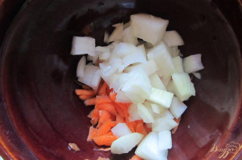 Фото приготовление рецепта: Картофель запечный в горшочках с шафраном. шаг №2
