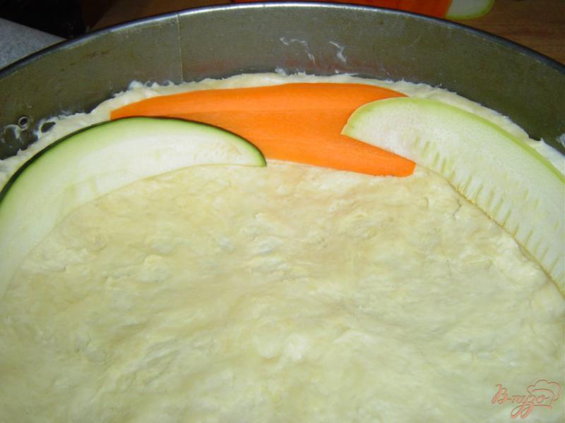 Фото приготовление рецепта: Овощной пирог «Осеннее солнце» шаг №5
