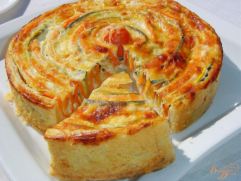Фото приготовление рецепта: Овощной пирог «Осеннее солнце» шаг №11