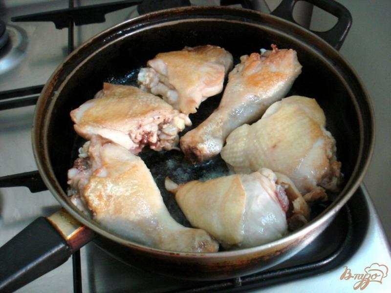 Фото приготовление рецепта: Курица в томатно - луковом соусе шаг №2